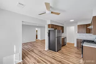 812 Green Hollow Dr, Iselin, NJ 08830 - Photo 9