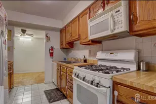 185 Nathan Dr, North Brunswick Township, NJ 08902 - Photo 7