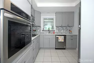 276 Milford Ln, Monroe Township, NJ 08831 - Photo 17
