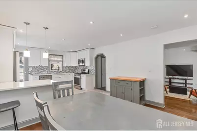 613 Maplewood Avenue, Roselle Park, NJ 07204 - Photo 7