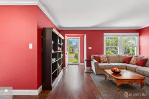 10 Alexander Hamilton Ct, Monroe Township, NJ 08831 - Photo 3