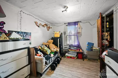611 Pacific Avenue, Perth Amboy, NJ 08861 - Photo 31