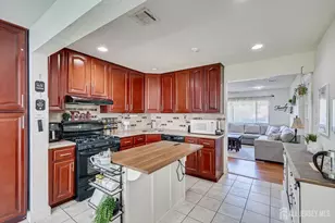 15 Markham Rd, Edison, NJ 08817 - Photo 11