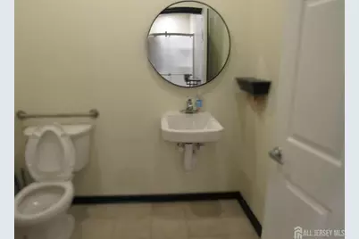 100 Lakeview Drive #B1, Jamesburg, NJ 08831 - Photo 3