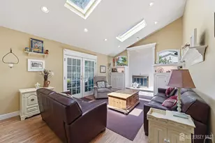 7 Dellview Dr, Edison, NJ 08820 - Photo 11