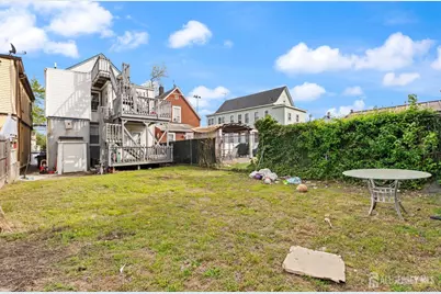 423 Augustine Place, Perth Amboy, NJ 08861 - Photo 5