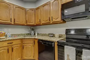 7 Betsy Ross Dr, Monroe Township, NJ 08831 - Photo 21