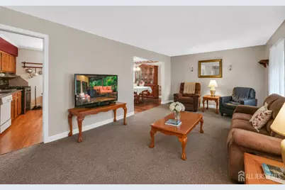10 Remington Drive, Edison, NJ 08820 - Photo 7