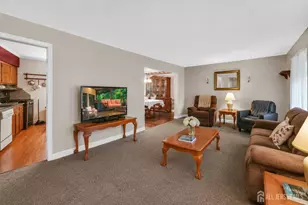 10 Remington Dr, Edison, NJ 08820 - Photo 7