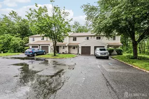 20 Palm Ct, Edison, NJ 08820 - Photo 5