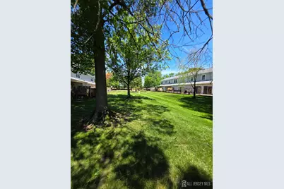 394 Rittenhouse Court, North Brunswick Township, NJ 08902 - Photo 5