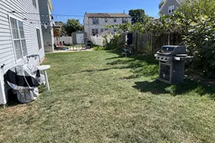 37 Beverly St, Carteret, NJ 07008 - Photo 3