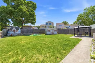 4 Dunlap Dr, Sayreville, NJ 08859 - Photo 23