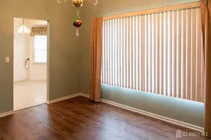 40 Sherwood Dr, Monroe Township, NJ 08831 - Photo 5