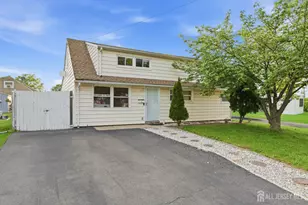 35 Coolidge Ave, Carteret, NJ 07008 - Photo 1