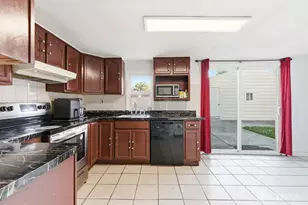 35 Coolidge Ave, Carteret, NJ 07008 - Photo 9