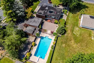 34 Henderson Rd, South Brunswick Township, NJ 08824 - Photo 3