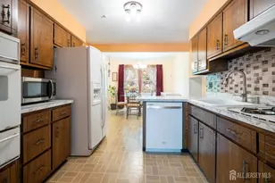 6 Eileen Ct, East Brunswick Township, NJ 08816 - Photo 11