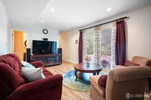 6 Eileen Ct, East Brunswick Township, NJ 08816 - Photo 5