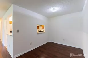 372 Lancaster Ct, Piscataway Township, NJ 08854 - Photo 5