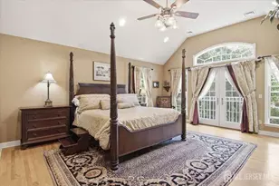 4 Honey Ct, Metuchen, NJ 08840 - Photo 11