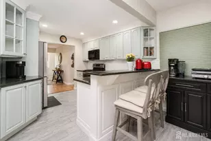 90 Farms Circle Rd, East Brunswick Township, NJ 08816 - Photo 9