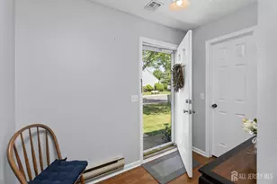 716 Victoria Ct, Monroe Township, NJ 08831 - Photo 5