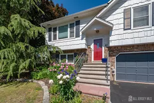 61 Clifton St, Edison, NJ 08817 - Photo 3
