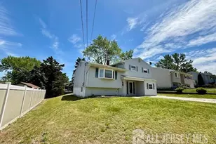5 Sussex Ct, South River, NJ 08882 - Photo 3