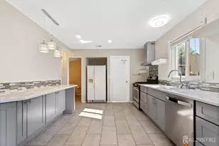 496 Westgate Dr, Edison, NJ 08820 - Photo 21