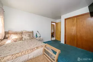 405 Kennedy Dr, Linden, NJ 07036 - Photo 17