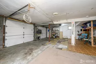 405 Kennedy Dr, Linden, NJ 07036 - Photo 23