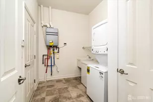 24 Ravenslake Rd, Monroe Township, NJ 08831 - Photo 21