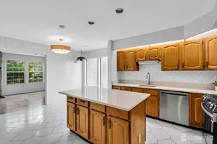 6 Rutherford Hayes Dr, Monroe Township, NJ 08831 - Photo 13