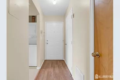 [Address not provided], Middlesex, NJ 07095 - Photo 5