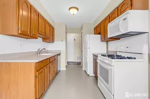 [Address not provided], Middlesex, NJ 07095 - Photo 11