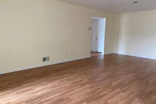 321 Sharon Garden Ct, Woodbridge Township, NJ 07095 - Photo 3