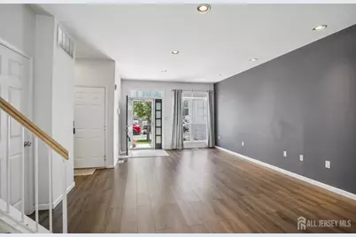 5 Schlottfeld Lane, Sayreville, NJ 08859 - Photo 9