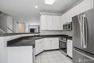 5 Schlottfeld Ln, Sayreville, NJ 08859 - Photo 19