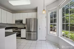 5 Schlottfeld Ln, Sayreville, NJ 08859 - Photo 3
