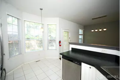 5 Schlottfeld Lane, Sayreville, NJ 08859 - Photo 9