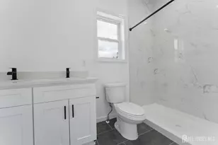 910 Bergen St, Newark, NJ 07112 - Photo 7