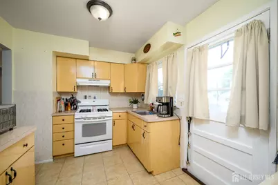 290 Grove Street, Woodbridge Township, NJ 07095 - Photo 11