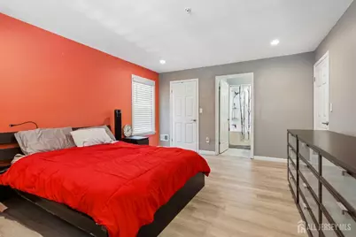 811 Waterford Drive, Edison, NJ 08817 - Photo 11