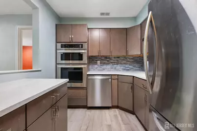 811 Waterford Drive, Edison, NJ 08817 - Photo 7