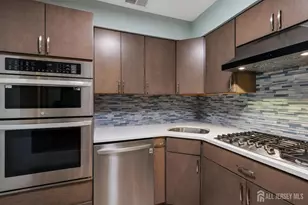 811 Waterford Dr, Edison, NJ 08817 - Photo 5