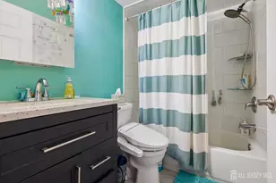 811 Waterford Dr, Edison, NJ 08817 - Photo 13