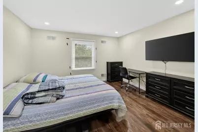 172 Roosevelt Avenue #B, Carteret, NJ 07008 - Photo 9