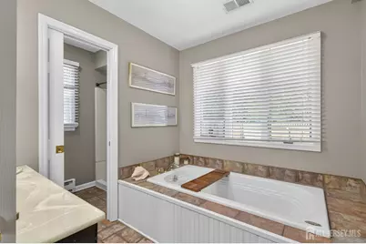 70 Berkley Avenue, Colonia, NJ 07067 - Photo 21