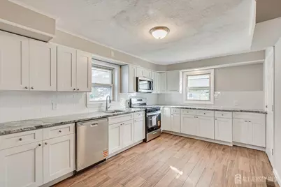 49 Comstock Street, New Brunswick, NJ 08901 - Photo 9
